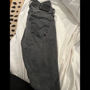 Levi’s gray 710 Super Skinny Jean